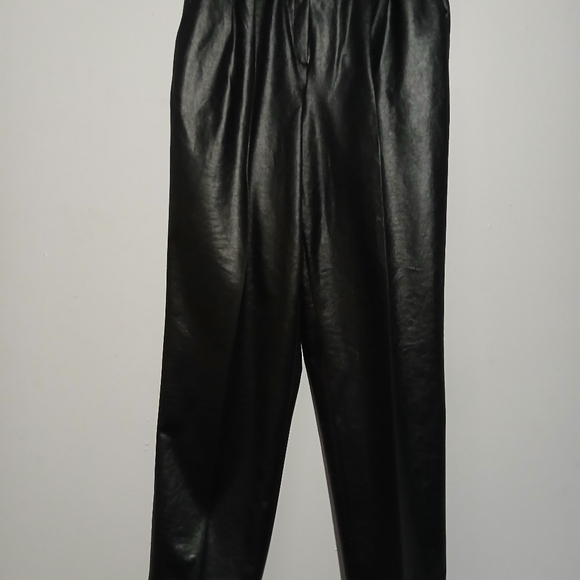 City Girl Ladies Black Dress Pants. Size 16. - Picture 6 of 12